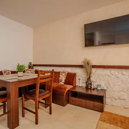 Apartment With Indoor Fireplace Pamporovo