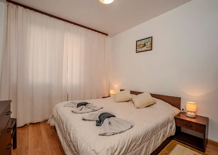 With Indoor Fireplace Apartment Pamporovo